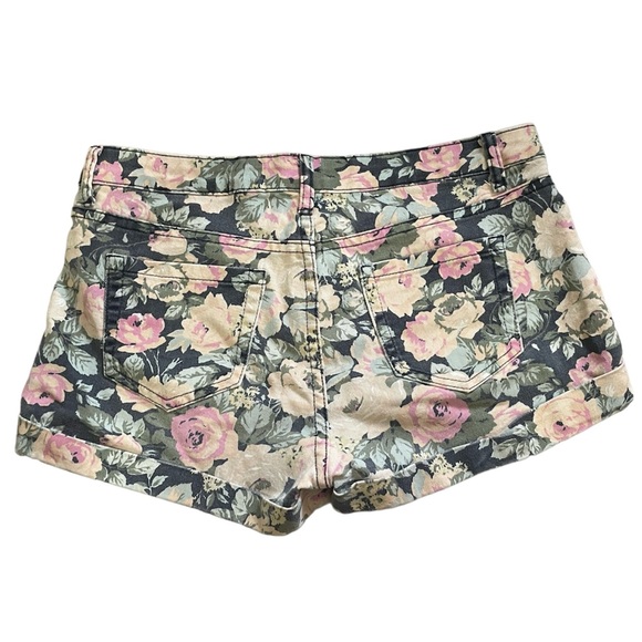 Floral print Forever 21 jean shorts - Picture 2 of 6